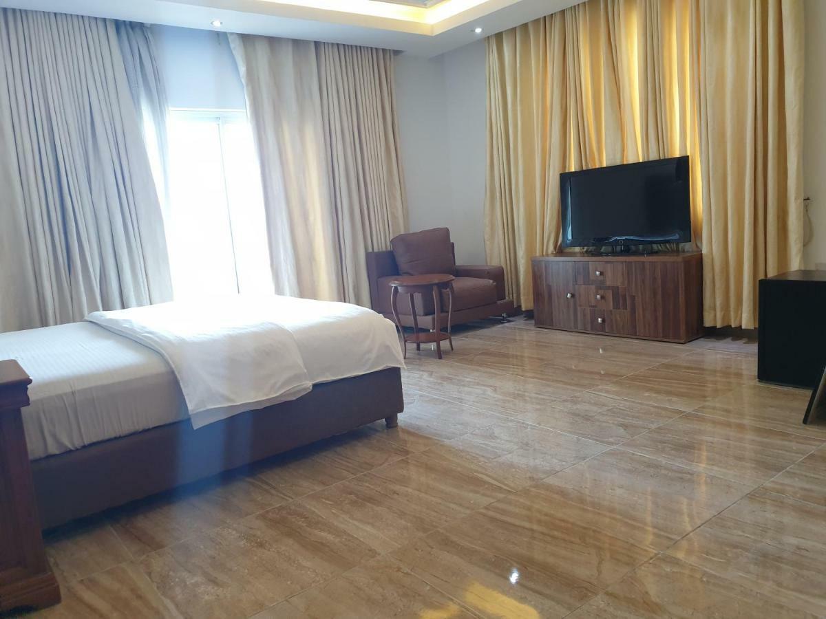Peninsula Hotel And Towers Lagos Exterior foto